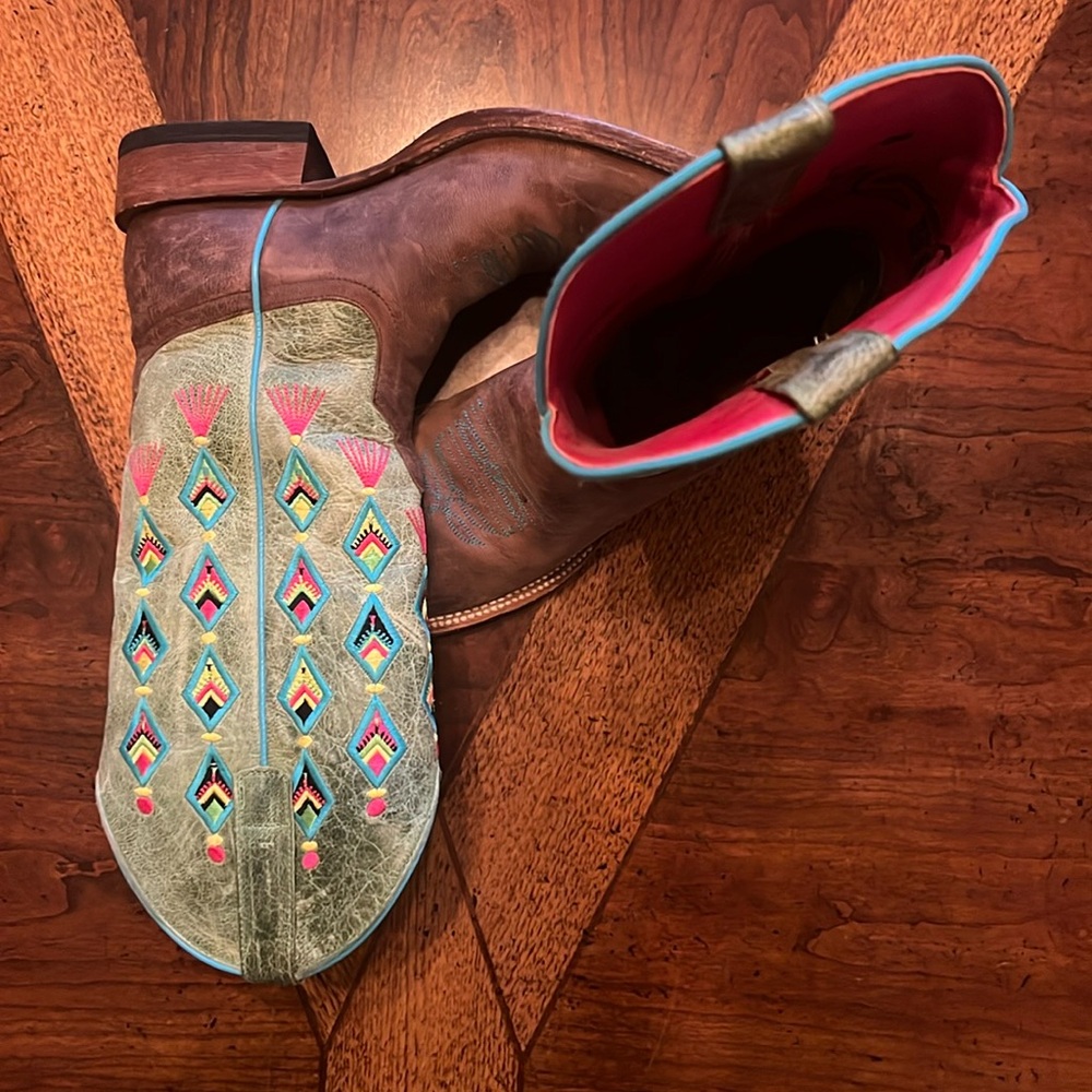 Macie Bean Boots with green upper - women’s western (cowgirl, cowboy) size 7.5.